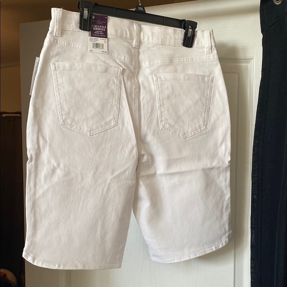 White Flat Front Bermuda Shorts for Effortless Style - Picture 3 of 4